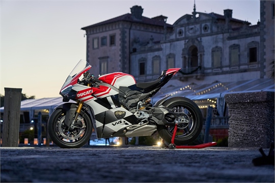 2025 - Ducati Panigale V4 Tricolore - Eine Hommage an italienische Exzellenz